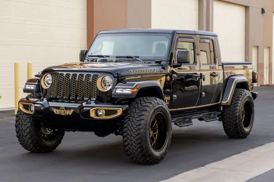 2023 Jeep JT Gladiator - Image 2 of 31
