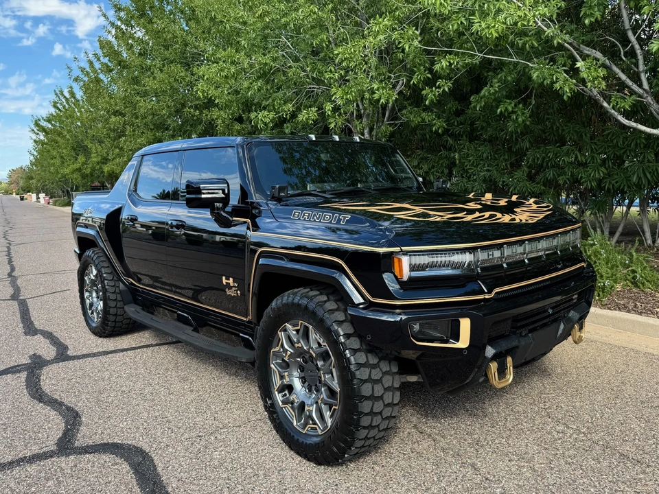 2024 GMC Hummer EV - Image 22 of 31