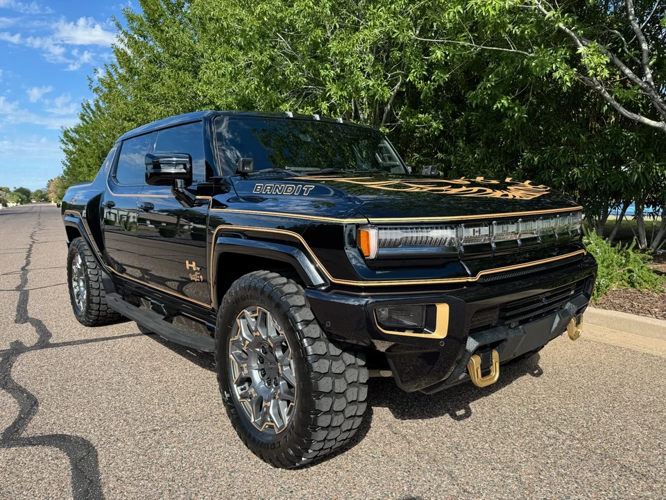 2024 GMC Hummer EV - Image 24 of 31