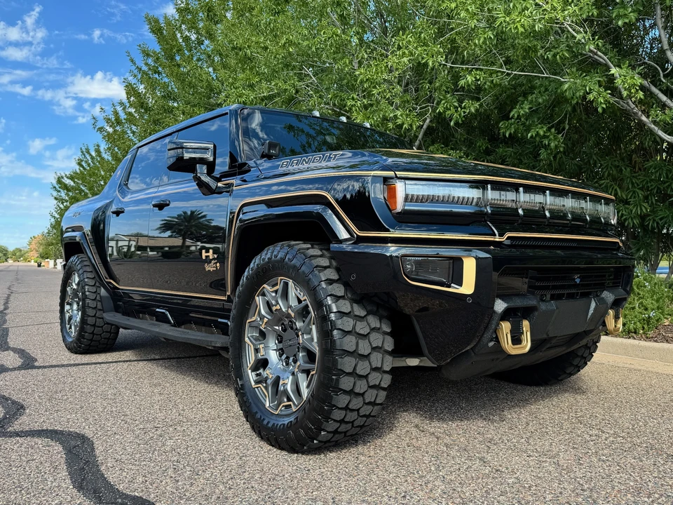 2024 GMC Hummer EV - Image 27 of 31