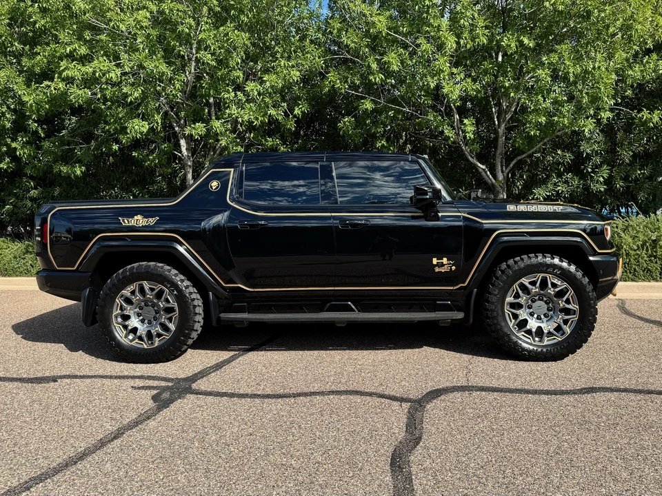 2024 GMC Hummer EV - Image 20 of 31