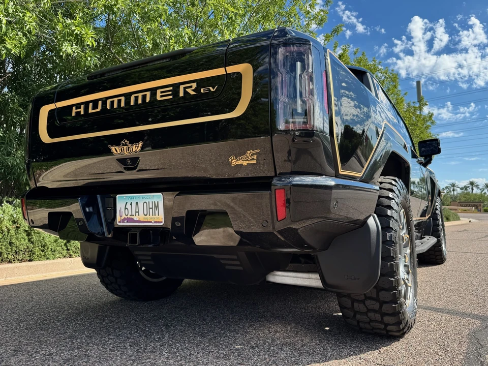 2024 GMC Hummer EV - Image 16 of 31