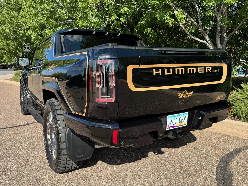 2024 GMC Hummer EV - Image 7 of 31
