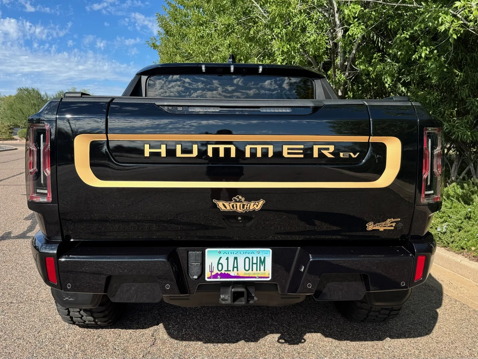 2024 GMC Hummer EV - Image 12 of 31
