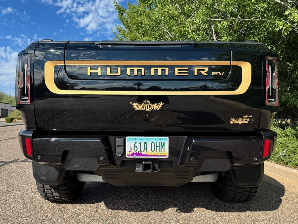2024 GMC Hummer EV - Image 13 of 31
