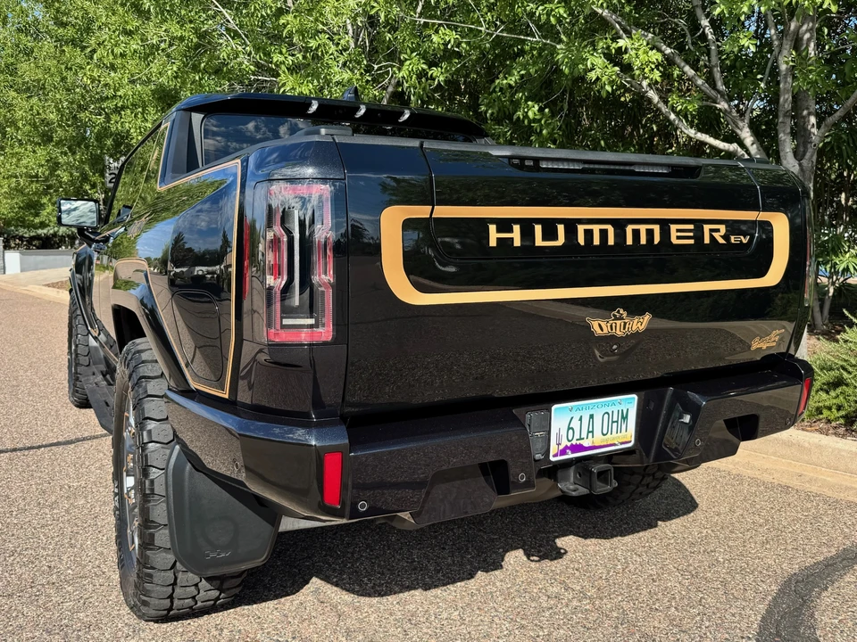 2024 GMC Hummer EV - Image 9 of 31
