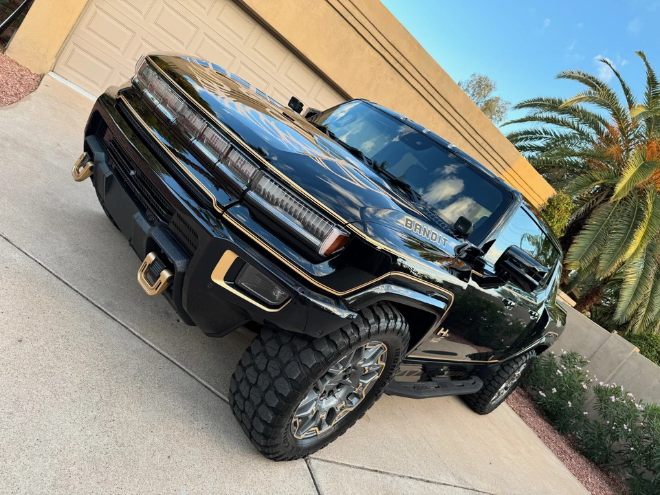 2024 GMC Hummer EV - Image 2 of 31