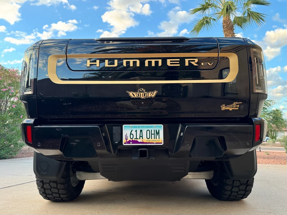 2024 GMC Hummer EV - Image 15 of 31
