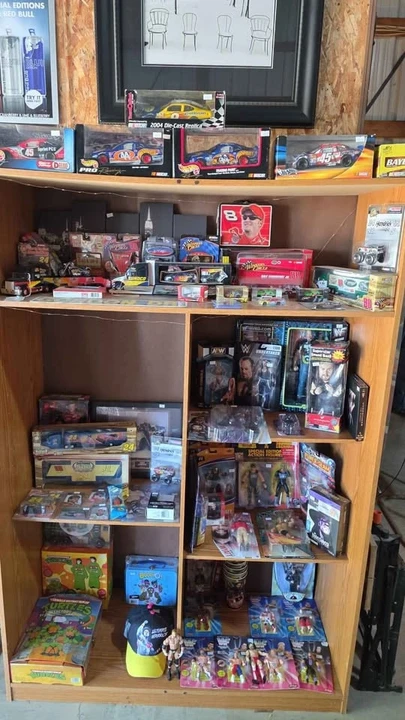 Parts & Memorabilia - Image 3 of 9
