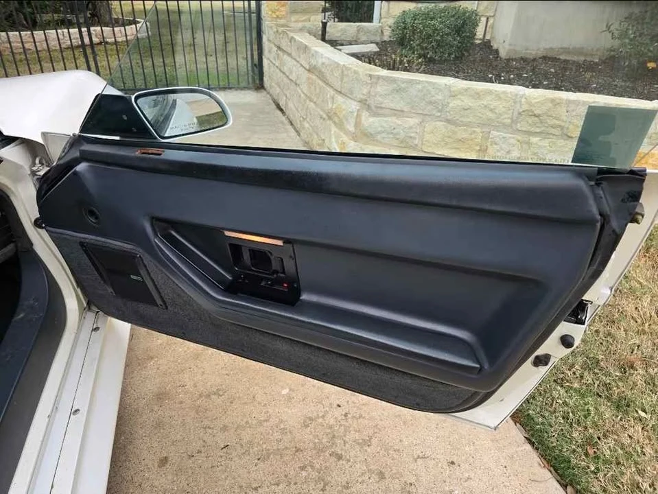 1986 Chevrolet Corvette C4 - Image 7 of 11