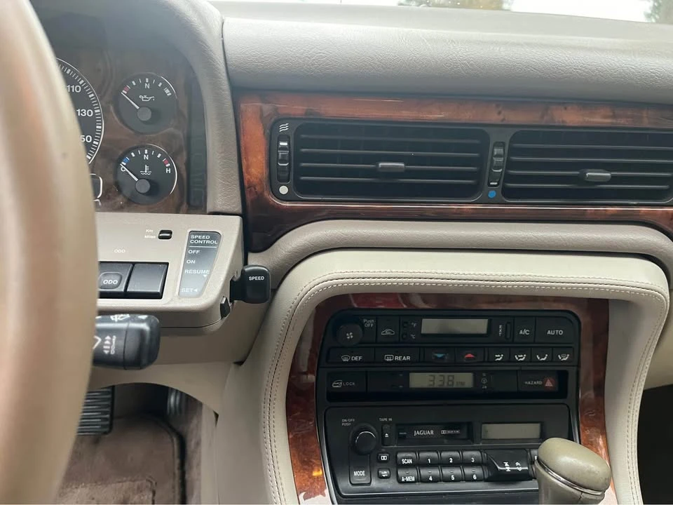 1995 Jaguar X300 XJ - Image 7 of 10