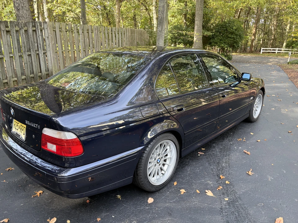 2001 BMW E39 540i - Image 2 of 3