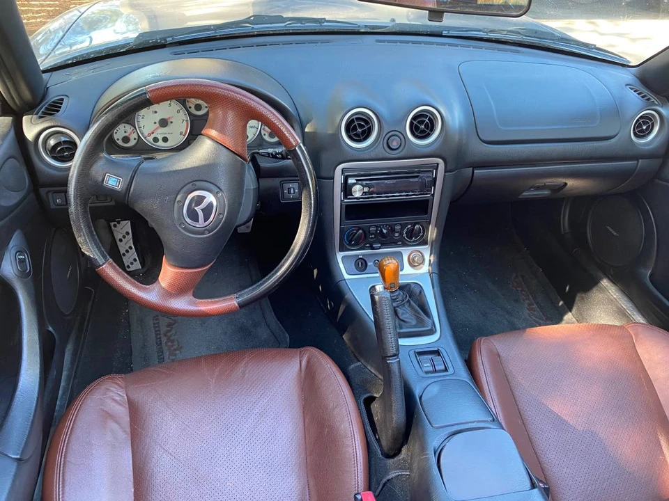 2002 Mazda NB MX-5 Miata - Image 5 of 10