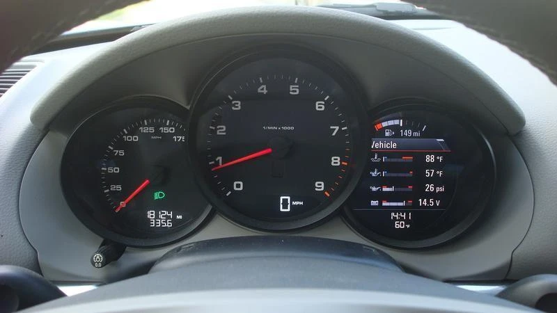 2015 Porsche 981 Cayman - Image 3 of 10