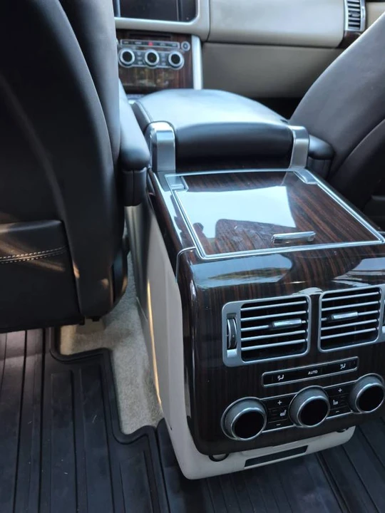 2015 Land Rover Range Rover L405 - Image 9 of 14