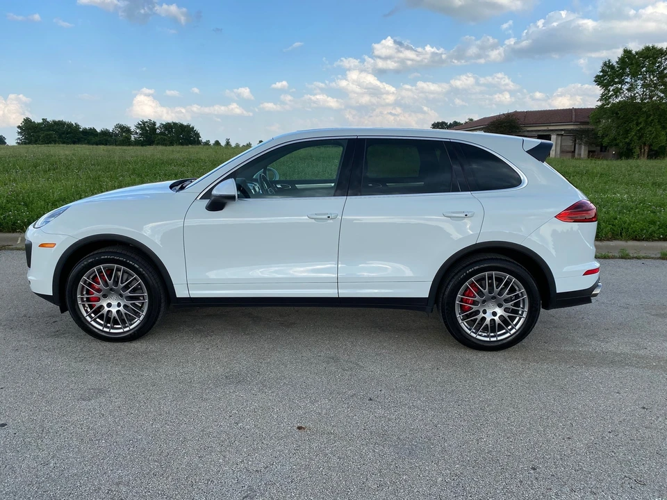2015 Porsche 958 Cayenne Turbo - Image 2 of 21