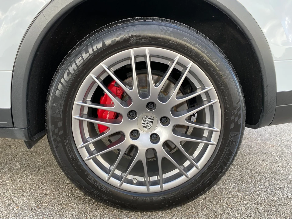 2015 Porsche 958 Cayenne Turbo - Image 9 of 21