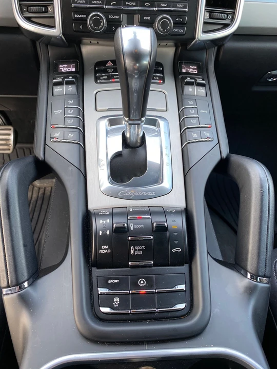 2015 Porsche 958 Cayenne Turbo - Image 13 of 21