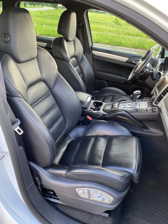 2015 Porsche 958 Cayenne Turbo - Image 18 of 21