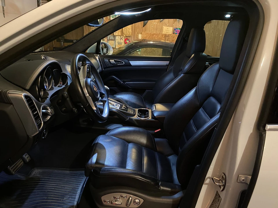2015 Porsche 958 Cayenne Turbo - Image 20 of 21