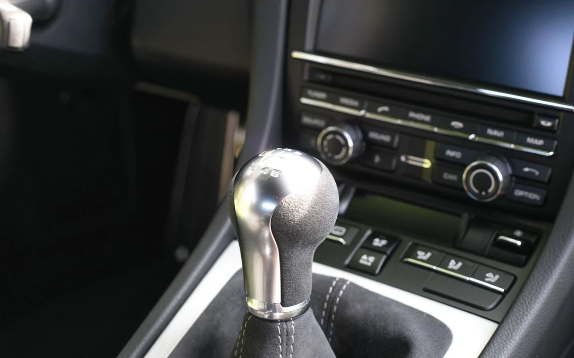 2016 Porsche 981 Cayman GT4 - Image 6 of 6