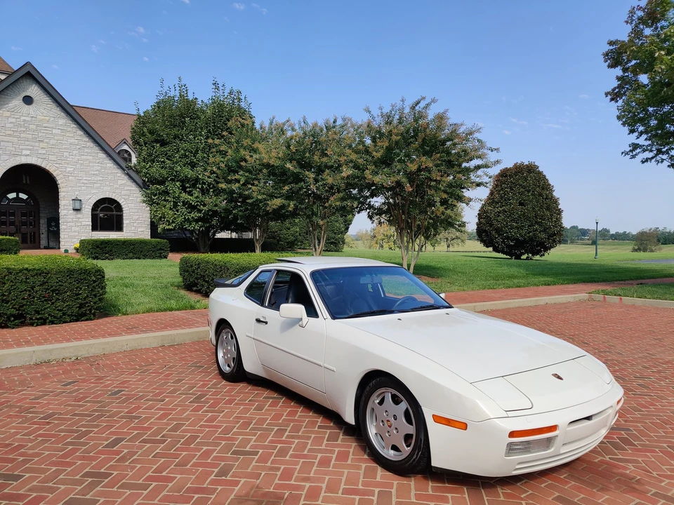 1989 Porsche 944 S2 - Image 2 of 28