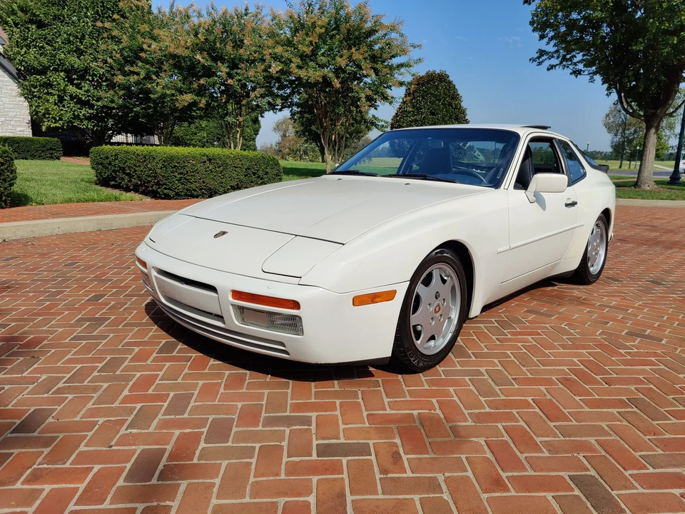 1989 Porsche 944 S2 - Image 3 of 28
