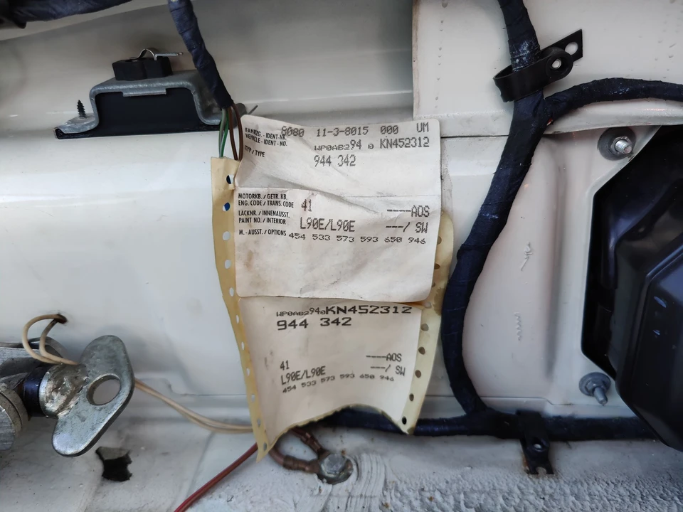 1989 Porsche 944 S2 - Image 16 of 28