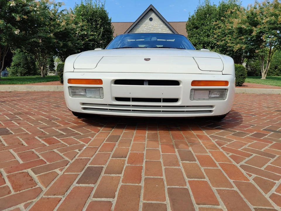 1989 Porsche 944 S2 - Image 4 of 28