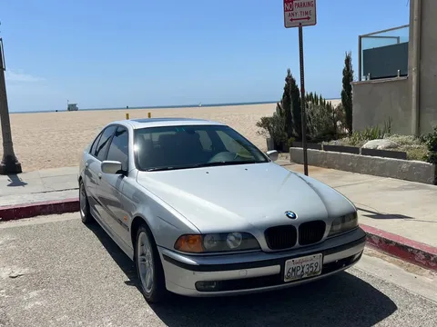 2000 BMW 540i