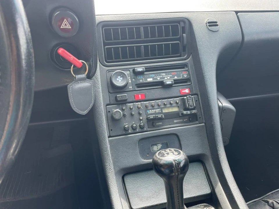 1985 Porsche 928 S - Image 8 of 10
