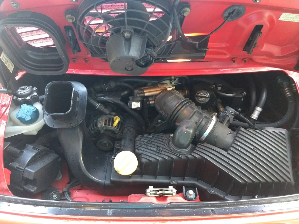 1999 Porsche 996 Carrera - Image 12 of 31