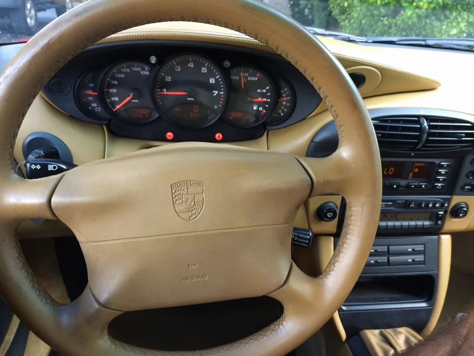 1999 Porsche 996 Carrera - Image 25 of 31