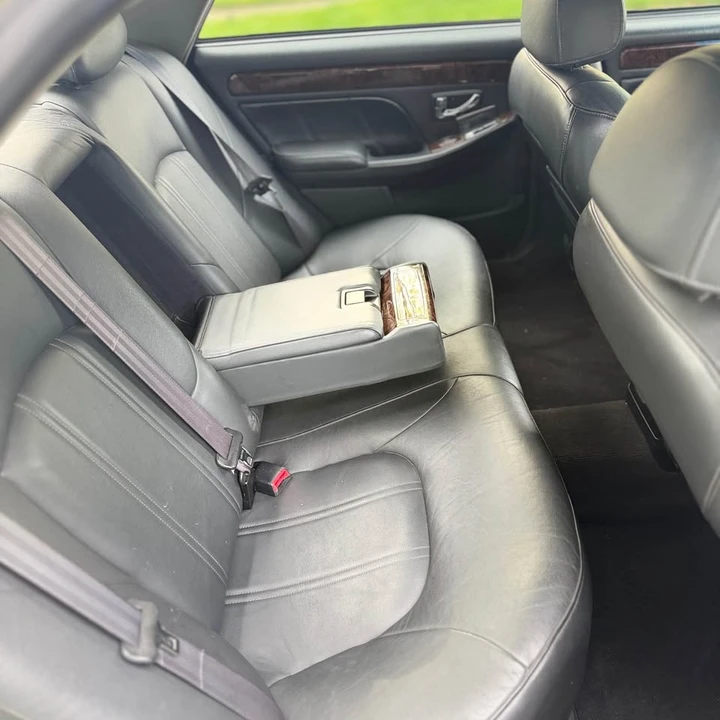 Hyundai Azera - Image 6 of 10