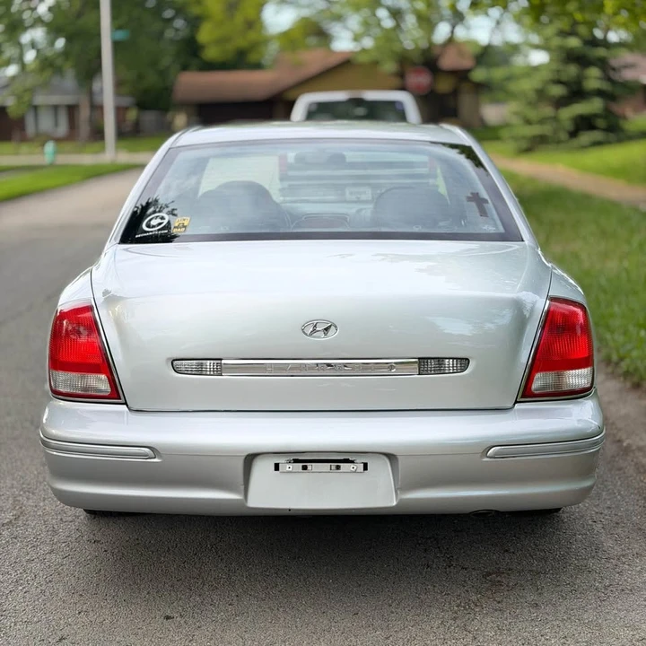 Hyundai Azera - Image 3 of 10