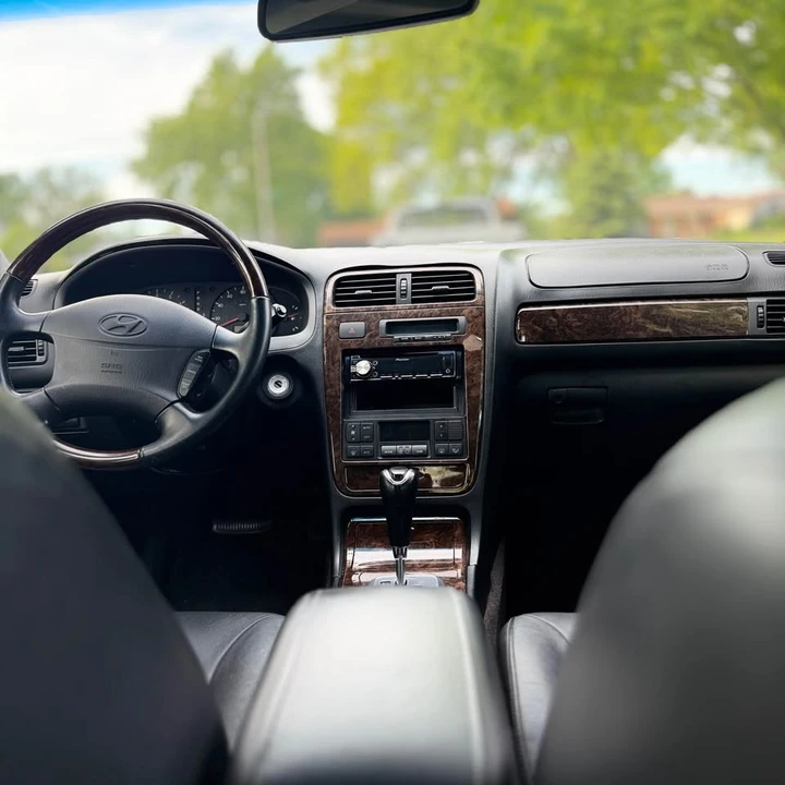 Hyundai Azera - Image 5 of 10