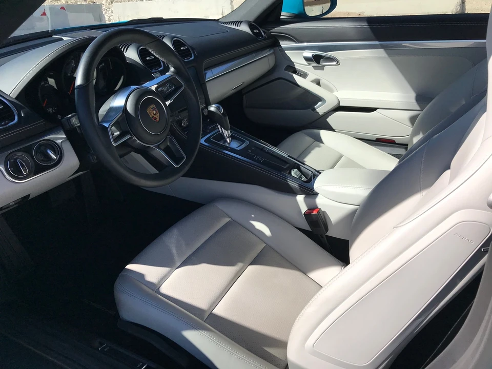 2017 Porsche 718 Cayman - Image 5 of 6