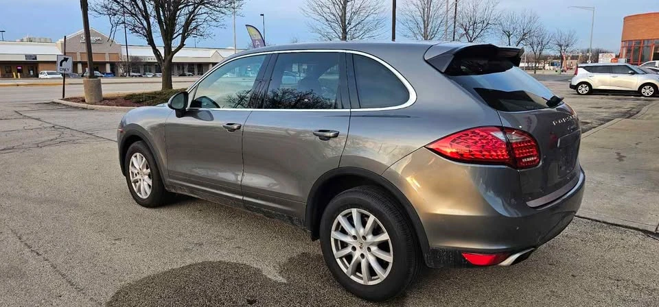 2011 Porsche 958 Cayenne - Image 2 of 2
