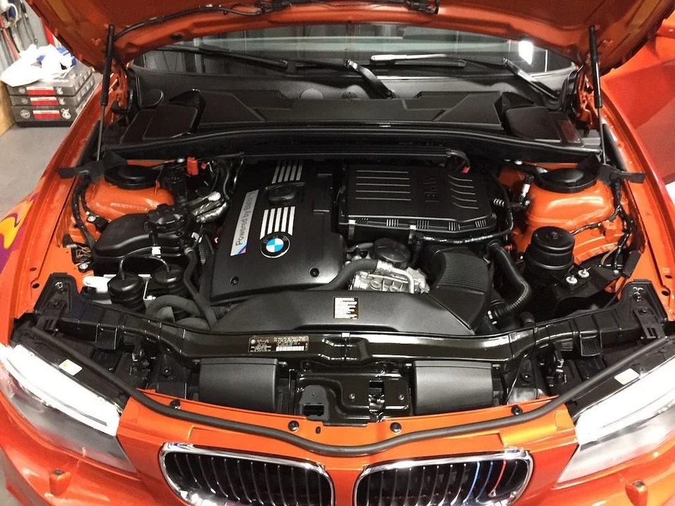 2011 BMW 1M - Image 8 of 10