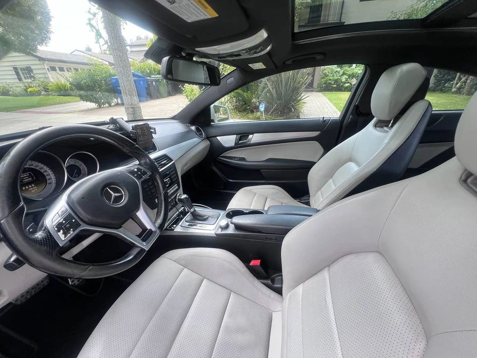 2012 Mercedes-Benz W204 C-Class - Image 15 of 24