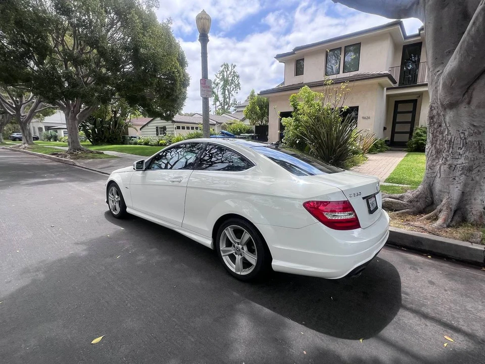 2012 Mercedes-Benz W204 C-Class - Image 2 of 24