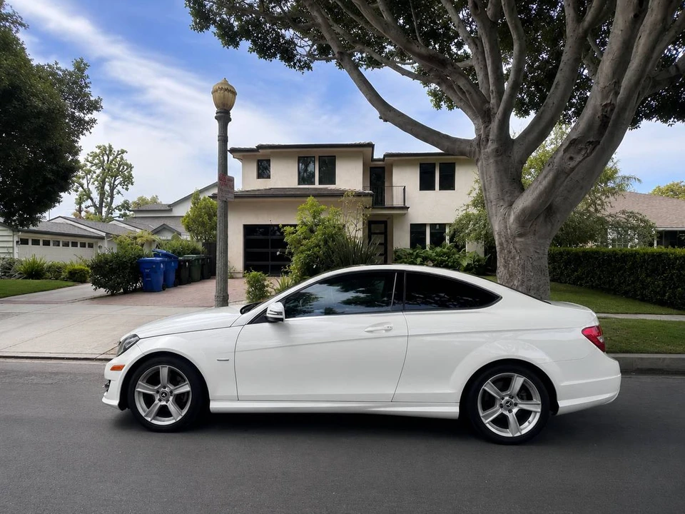 2012 Mercedes-Benz W204 C-Class - Image 4 of 24