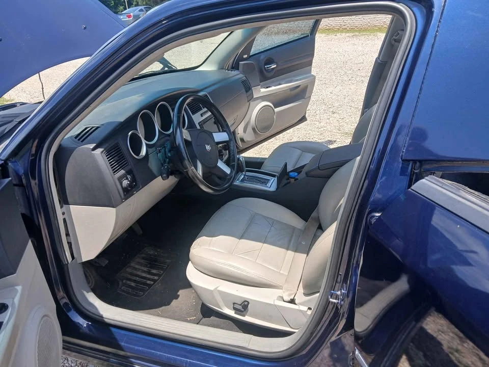 Dodge Magnum - Image 10 of 10