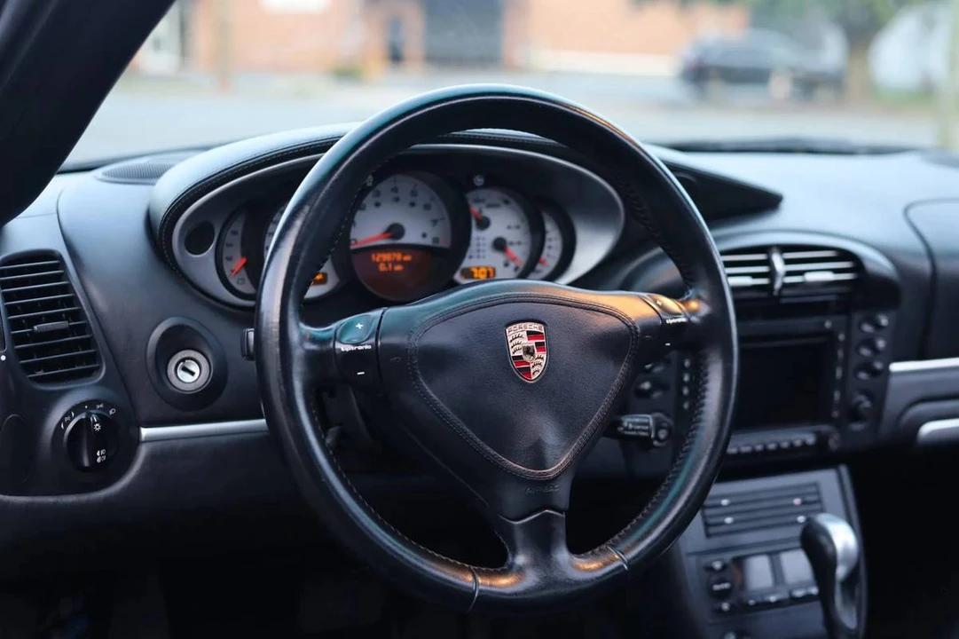 2005 Porsche 996 Carrera 4S - Image 10 of 20