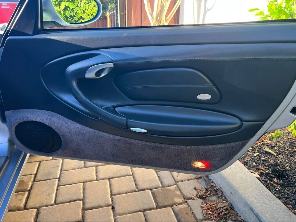 2001 Porsche 996 Carrera - Image 11 of 24