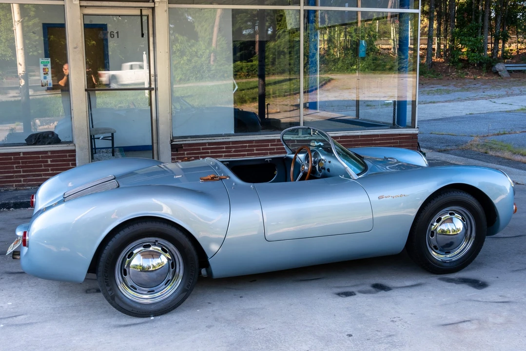 Porsche 550 - Image 2 of 31