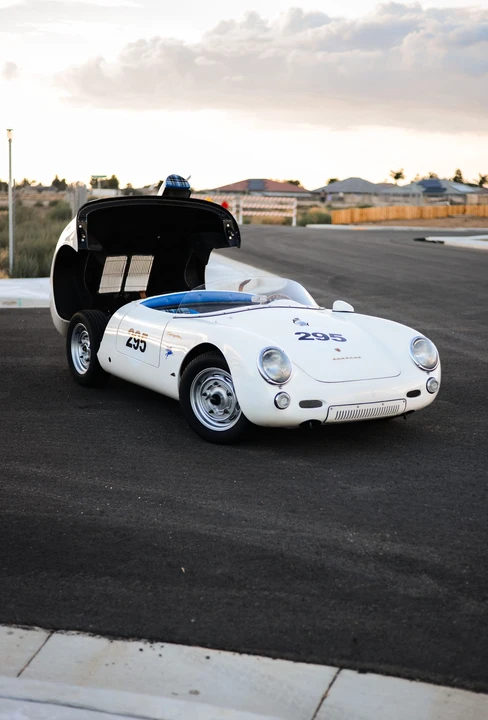 Porsche 550 - Image 13 of 31