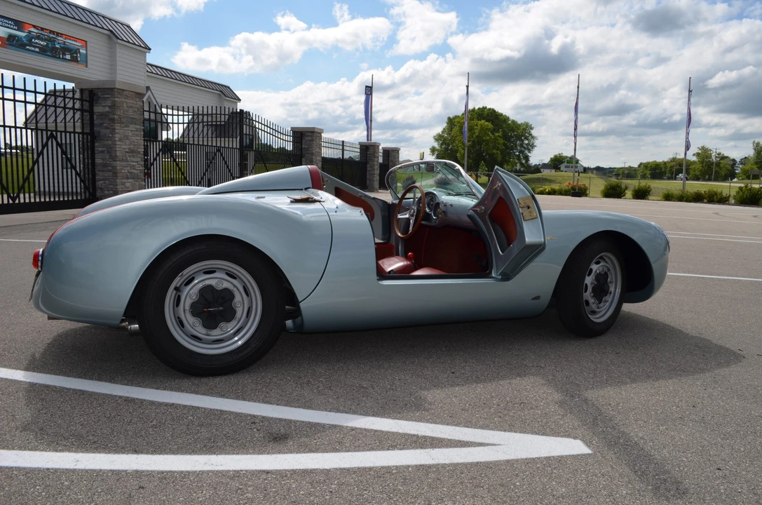 Porsche 550 - Image 13 of 31