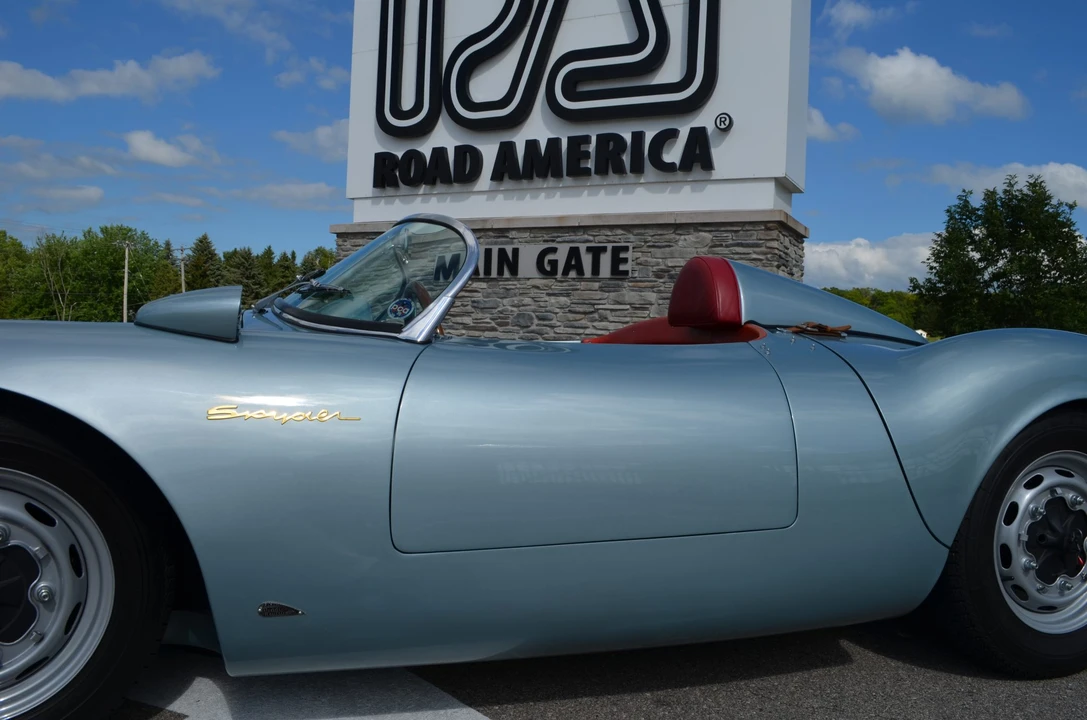 Porsche 550 - Image 15 of 31