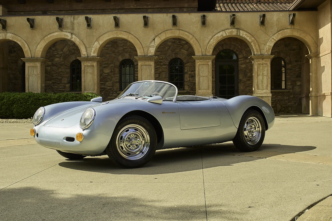 Porsche Sports Prototypes Replica - Image 3 of 31